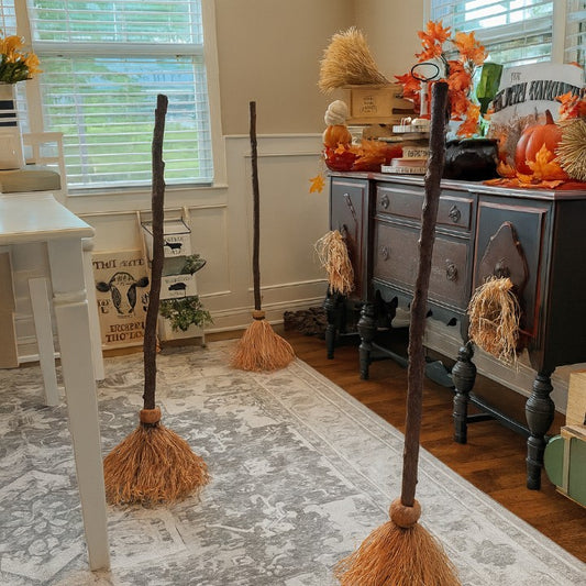 Floating Witch’s Broom – Moves & Laughs with Sound and Touch Homezys